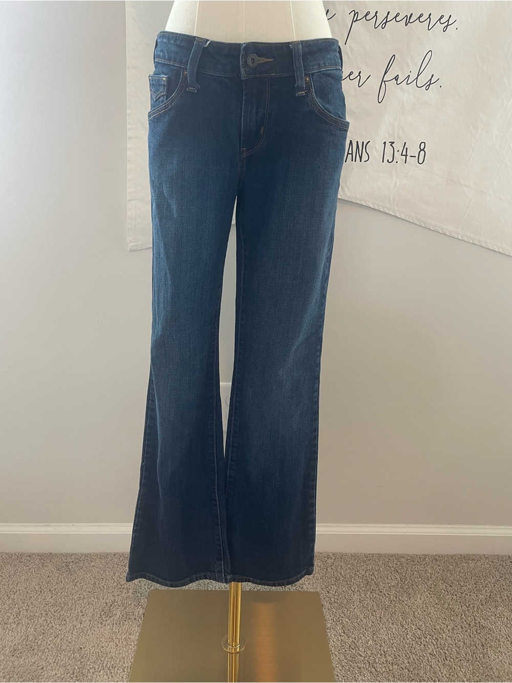 Levi 525 Low Bootcut Womenβs Jeans Size 6